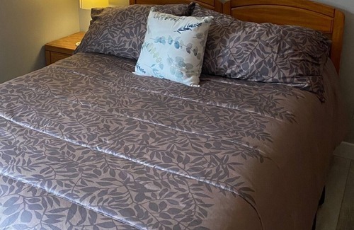 Panora Condo | Perfect Lake Panorama Getaway!