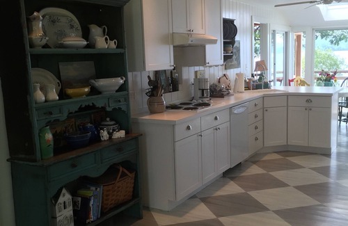 Wolfeboro Cottage | Perfect Lake Retreat featured in Yankee Magazine. Newly Renovated in 2015!