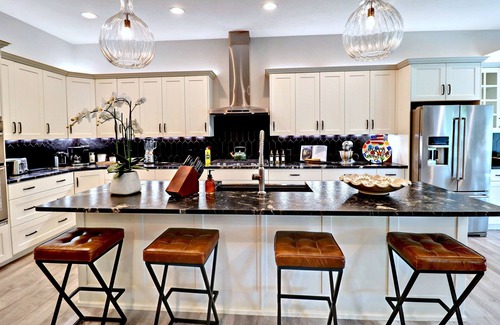 Eureka Springs House | Perfect Lakefront 5BR Luxury Home-Wow Views, Fire Pit, Kayaks,Best Shore Access