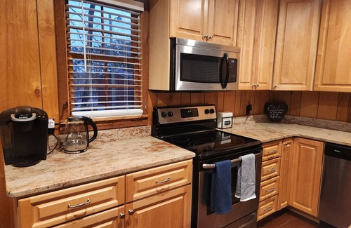 Martin House | Perfect Lakeside Retreat!