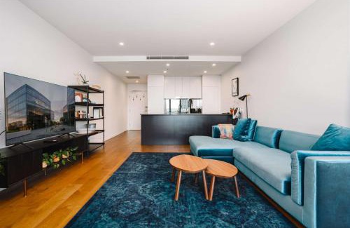 Kingston Apartment | Perfect Located 1-Bed with Great Views & Parking