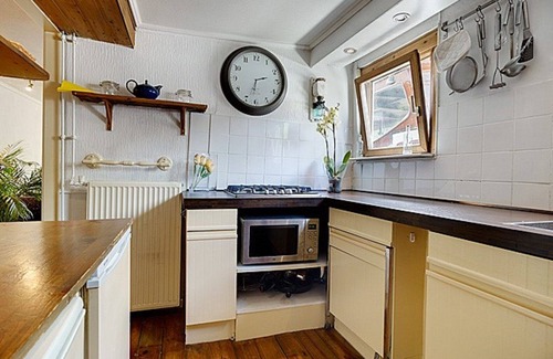 Staatsliedenbuurt Boat Rental | Perfect located charming houseboat in the center of Amsterdam Jordan clo