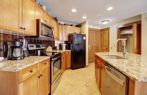Copper Mountain Condo | Perfect Location, With Amazing Views, Outdoor Hot Tub CO422