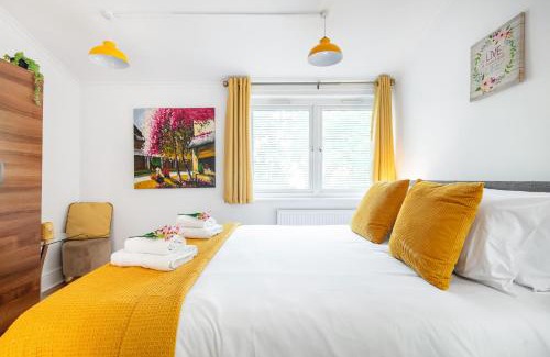 Cathedrals Apartment | Perfect Location 2bed 2bath APT Central London