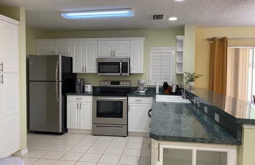 The Villages House | Perfect location! 3b2bFree golf cart! Minutes to Lake Sumter&Spanish Springs