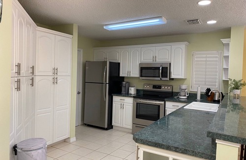 The Villages House | Perfect location! 3b2bFree golf cart! Minutes to Lake Sumter&Spanish Springs