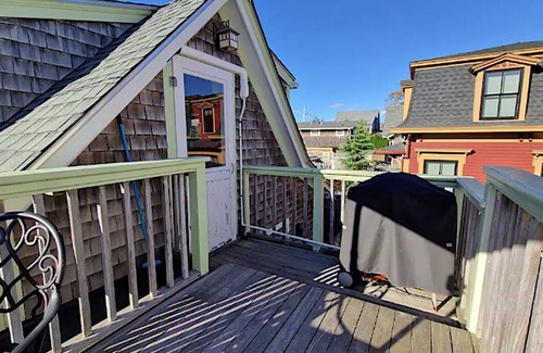Oak Bluffs Apartment | Perfect location! By Beach, Harbor & Town! Gorgeous Gingerbread Upstairs Aptmt