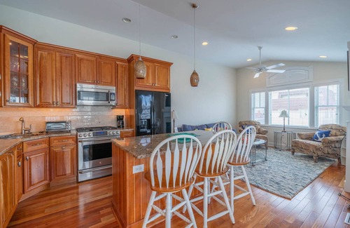 Stone Harbor House | Perfect location! Dog friendly townhome in the heart of Stone Harbor