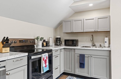 Boothbay Apartment | Perfect location for Mid-Coast attractions