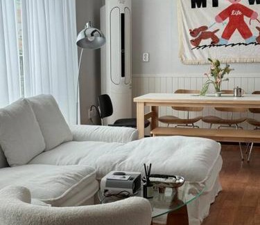 Paldal-gu Apartment | Perfect location Haenggung