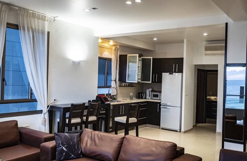 Tel Aviv Promenade Apartment | Perfect location with panoramic sea view facing Gordon Beach