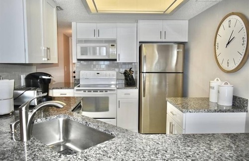 Ponce Inlet Apartment | Perfect Location in Ponce Inlet for this 2/2 oceanfront Condo 504 South Point