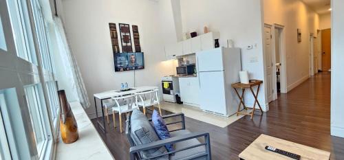 Windsor Apartment | Perfect Location! Quiet-Spacious-2 Bed-2 Bath