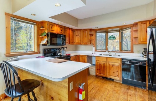 North Troy House | Perfect Location. Ski in Ski out on Village Chair