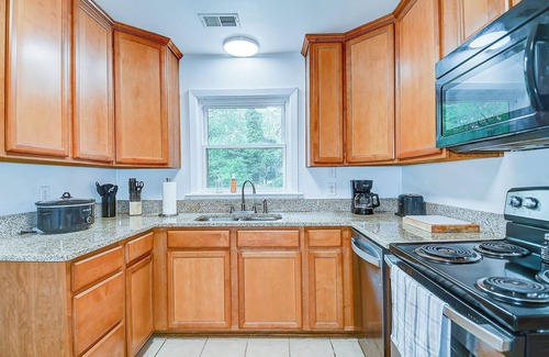 Northeast Virginia Beach House | Perfect location - Close to the Ocean and Bay in Virginia Beach