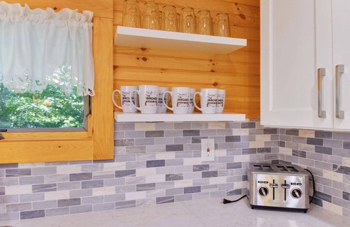 Belgrade Lakes House | Perfect Maine Getaway in a Recently Renovated Cabin!
