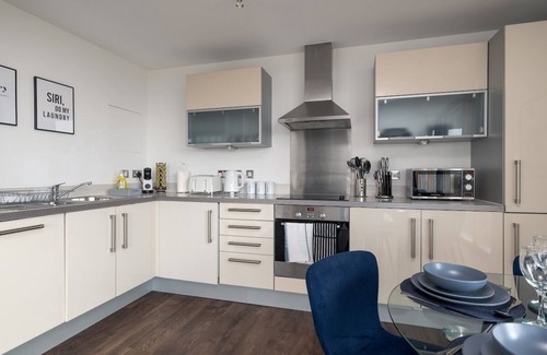 Central Milton Keynes Apartment | Perfect MK Base: Quiet, Secure & Central! 20%off