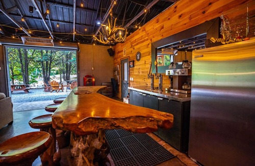 Copperhill Cabin | Perfect Mountain Cabin with HOT TUB!