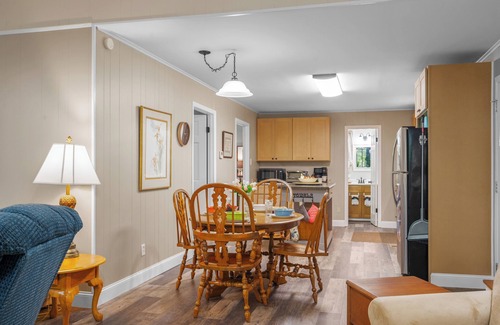 Townsend Cabin | Perfect mountain cottage ☎ Fire pit ☎ Gas Fireplace ☎ Screened Porch ☎ Secluded