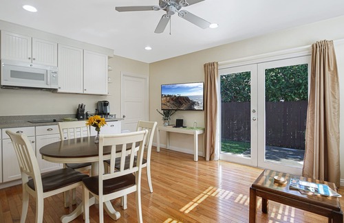 McLaughlin Cottage | Perfect One Bedroom in Culver City/Mar Vista