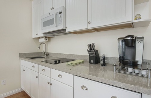 McLaughlin Cottage | Perfect One Bedroom in Culver City/Mar Vista