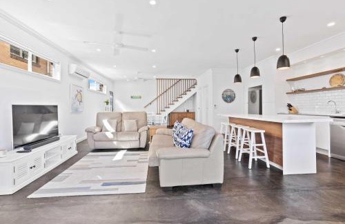 Palm Beach House | Perfect Palm Beach Townhouse - Hosted by Burleigh Letting