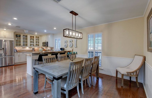 Saint Simons Island House | PERFECT Pet Friendly Family Retreat in Sea Palms Golf Resort w/Hottub & 5 bikes