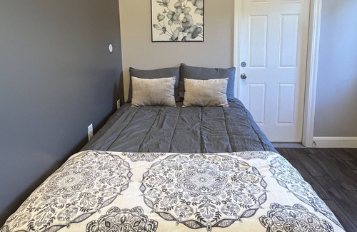 Salina Apartment | Perfect Pit Stop - No Shower-