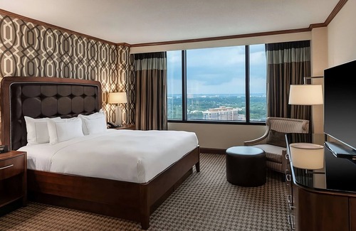 Alexandria West Hotel | Perfect Place to Unwind! 4 Relaxing Units, Indoor and Outdoor Pool, Pets Allowed