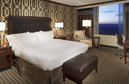 Alexandria West Hotel | Perfect Place to Unwind! 4 Relaxing Units, Indoor and Outdoor Pool, Pets Allowed