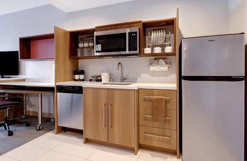 Centennial Hills Hotel | Perfect Place to Unwind! Kitchen, Breakfast, Pool, Pets Allowed!