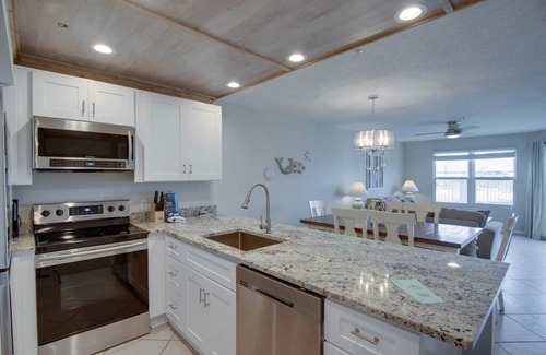 Miramar Beach Apartment | PERFECT POOLSIDE PLACE.. Maravilla 2110. Pet friendly! Steps to Beach!