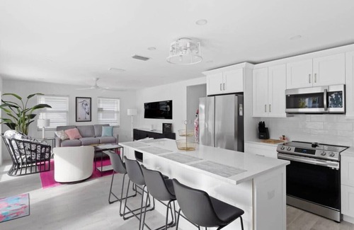 Fort Myers Beach House | Perfect Private Pool Home 1 Block to Beach