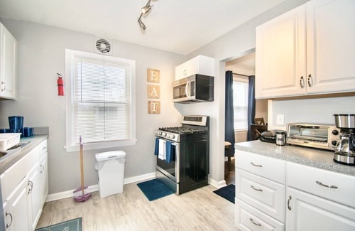 Roselawn Finance House | Perfect Private Cincinnati Getaway Near Downtown!