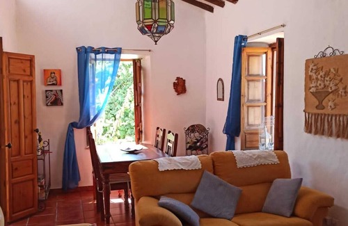 Guajar Faraguit Villa | Perfect relaxing location