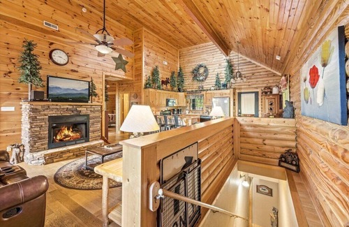 Wears Valley Cabin | Perfect Relaxing Cabin Getaway! HOT TUB +Near TOWN