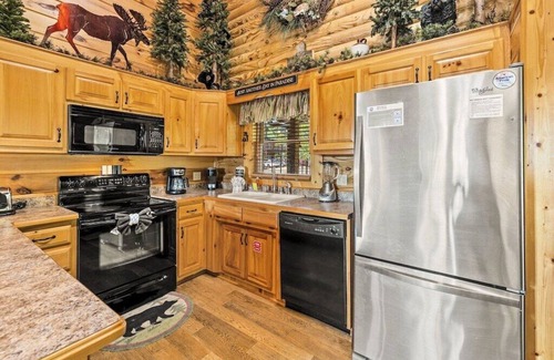 Wears Valley Cabin | Perfect Relaxing Cabin Getaway! HOT TUB +Near TOWN