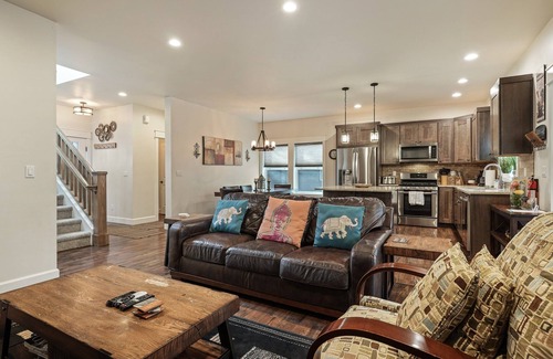 Westbrook Meadows House | Perfect Retreat Luxury Home, Guest Quarters, A/C, Foosball, Ping Pong