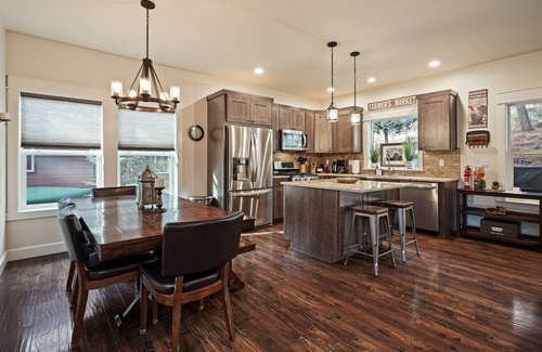 Westbrook Meadows House | Perfect Retreat Luxury Home, Guest Quarters, A/C, Foosball, Ping Pong