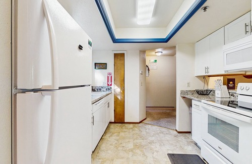 Tahoe Village House | Perfect retreat perched near the slopes with two balconies & foosball, sleeps 4