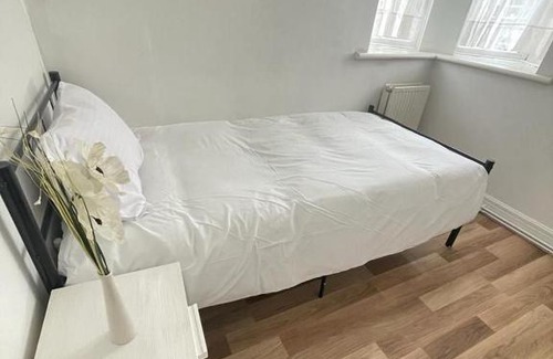 Lea Bridge Apartment | Perfect Rooms near Stratford!