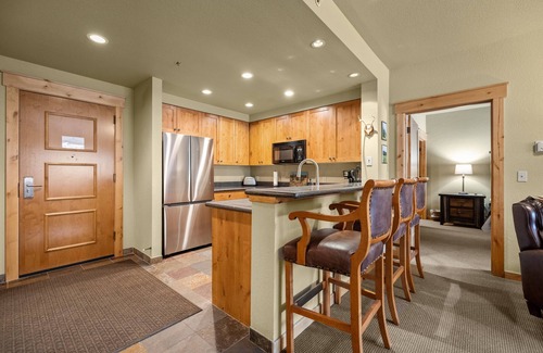 Whitefish Condo | Perfect ski and summer base lodge - Direct ski in and ski out/hot tub