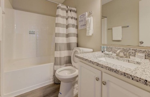 Columbia House | Perfect Small Family Retreat in Columbia!