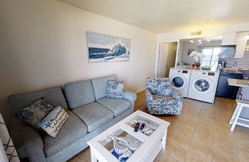 Panama City Beach Condo | Perfect Small Family Vacation - Free round of Golf & Activities Every Day!