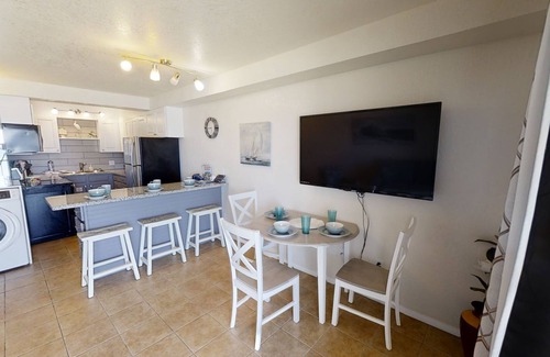 Panama City Beach Condo | Perfect Small Family Vacation - Free round of Golf & Activities Every Day!