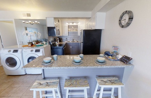 Panama City Beach Condo | Perfect Small Family Vacation - Free round of Golf & Activities Every Day!
