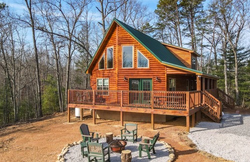 Gatlinburg - Pigeon Forge House | Perfect Smoky Mountain Cabin Getaway by Pigeon Forge w/Firepit+Hottub+Pool+Views