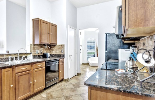 Dallas House | Perfect South Dallas Getaway Near Trinity River!