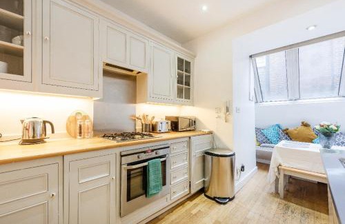 London City Centre Hostel | Perfect stay over rooms with a top floor studio