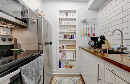 Hyde Park Condo | Perfect Studio Stay Near Downtown AUSTIN and UT